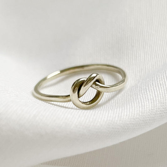 9ct White Gold Knots of Love Ring