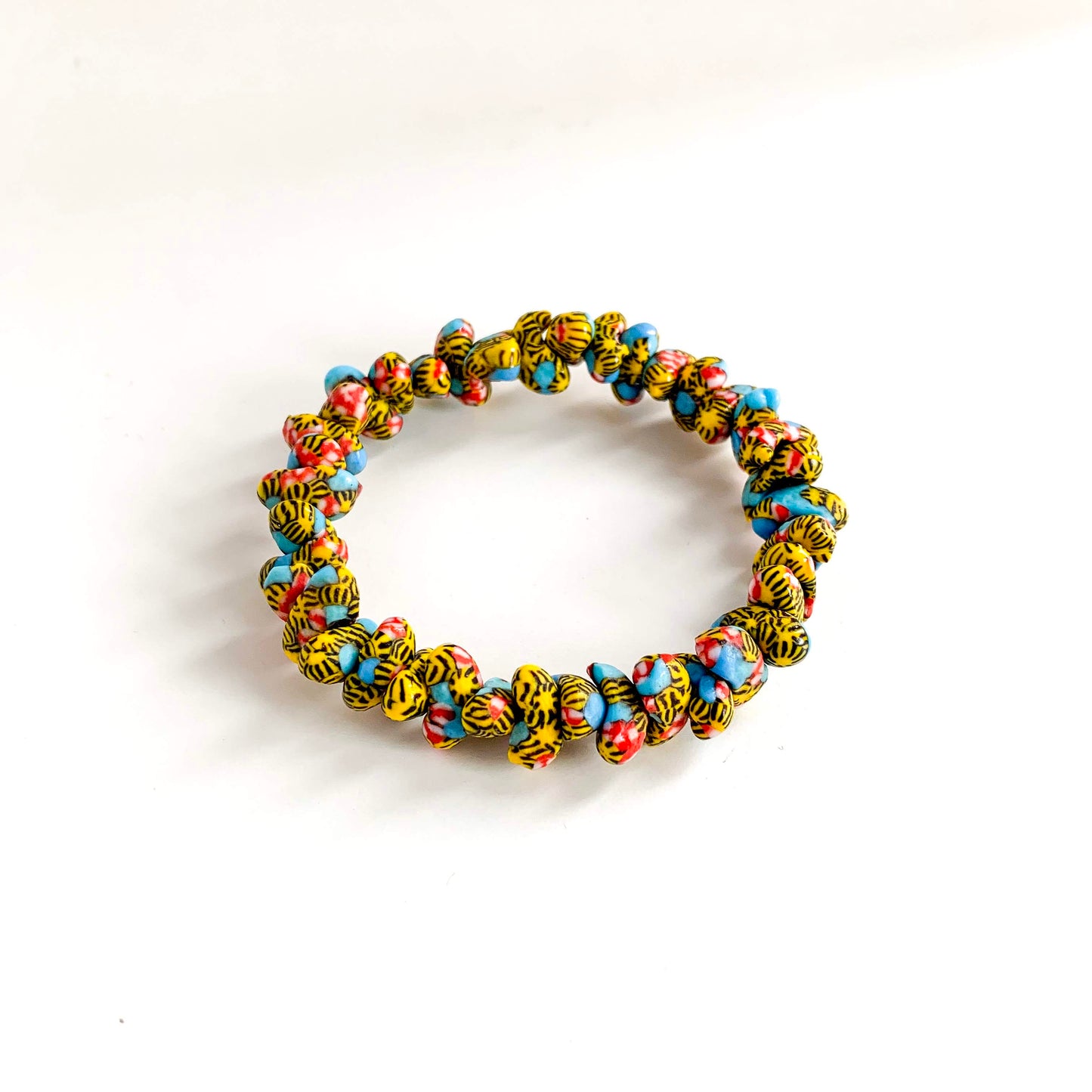 Bracelet extensible en perles de verre fait main Cee
