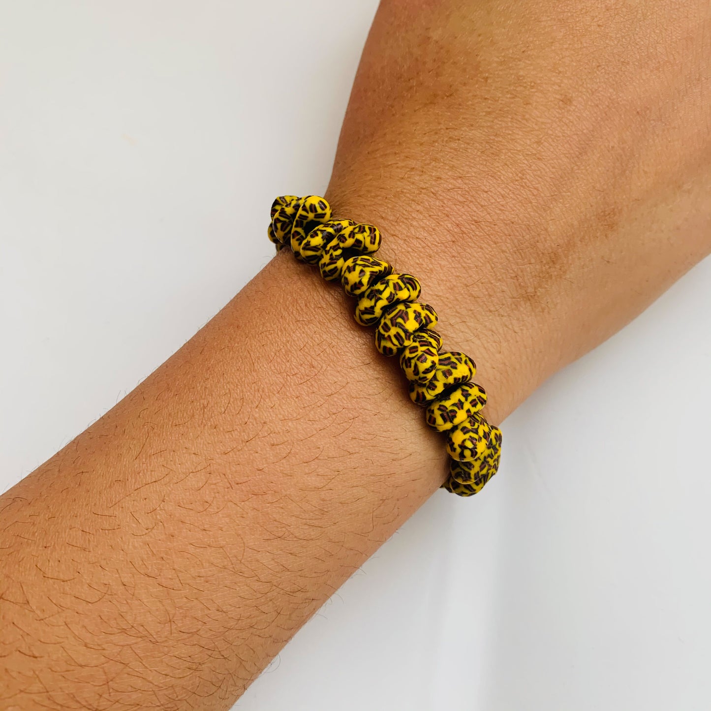 Bracelet extensible en perles de verre fait main Osu
