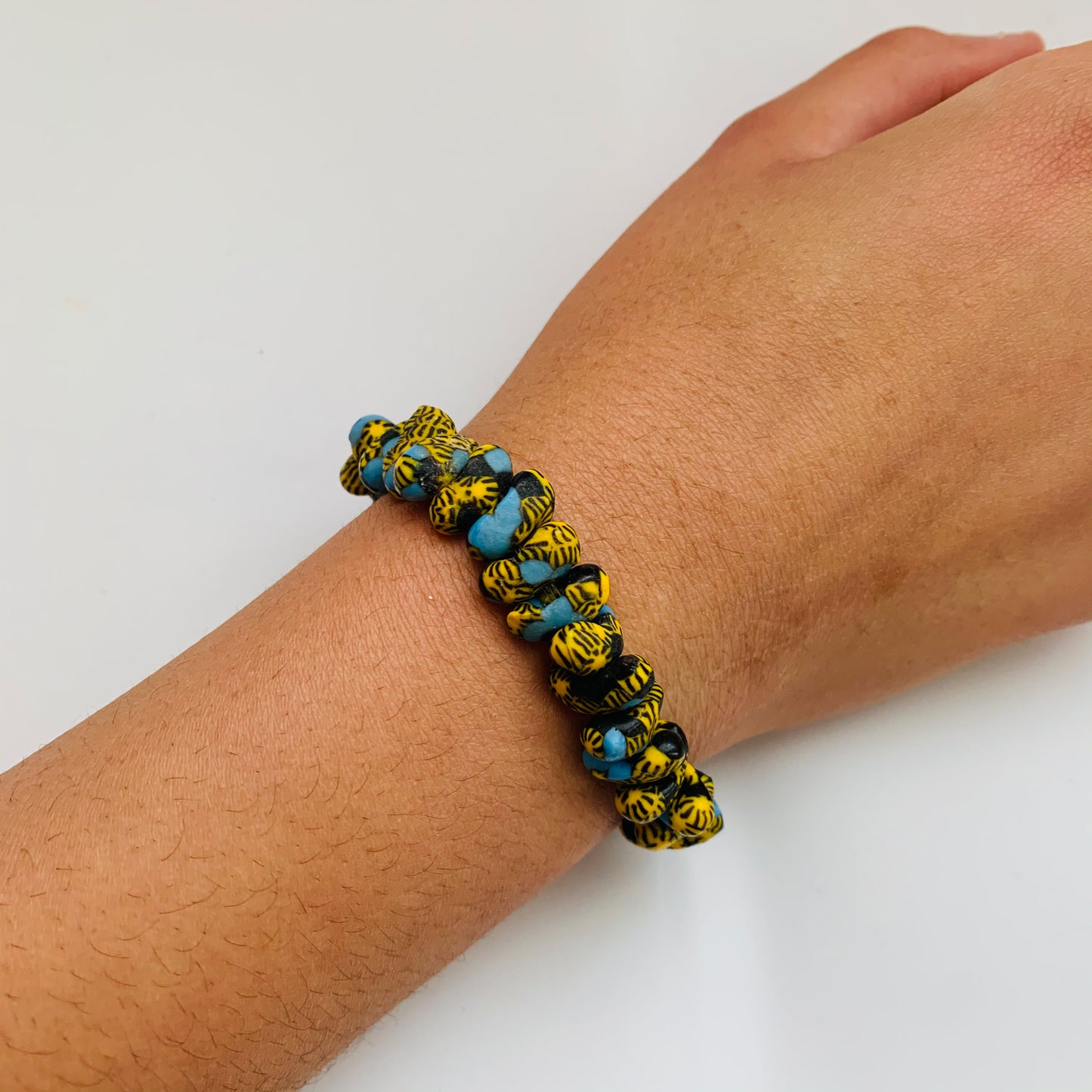 Bracelet extensible en perles de verre fait main Cio